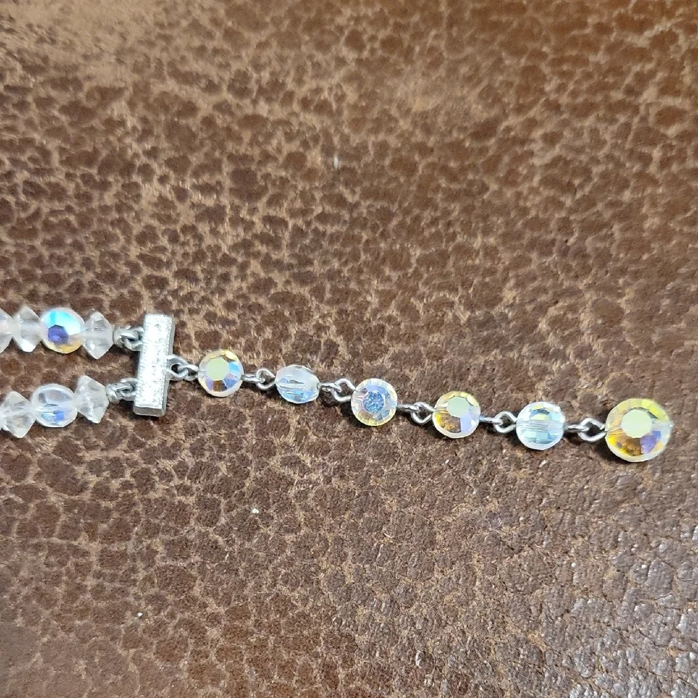 Iridescent Crystal Necklace and Earring Set (44) - Picture 11 of 16